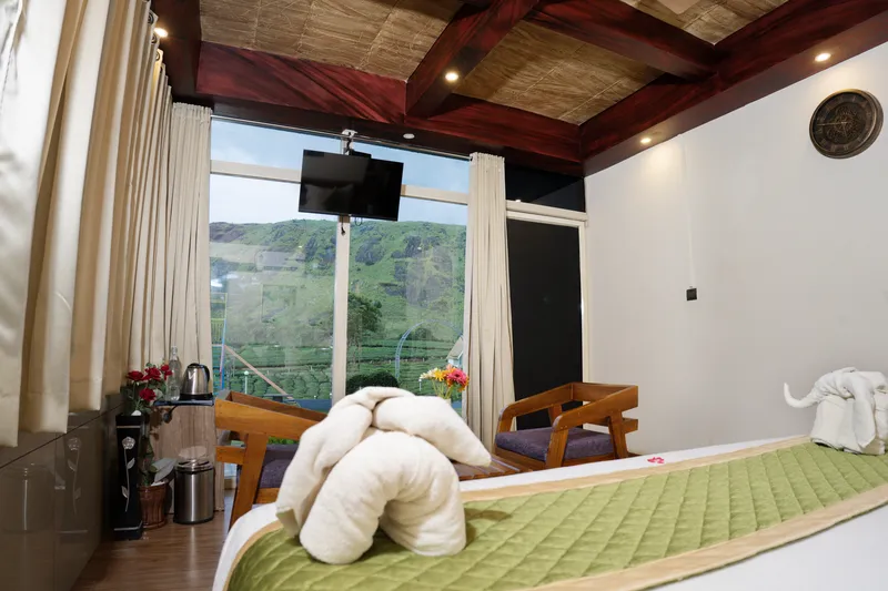 Ice Blue Lagoon Suite