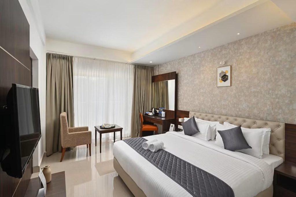 Golden Executive Double with Balcony Non-AC