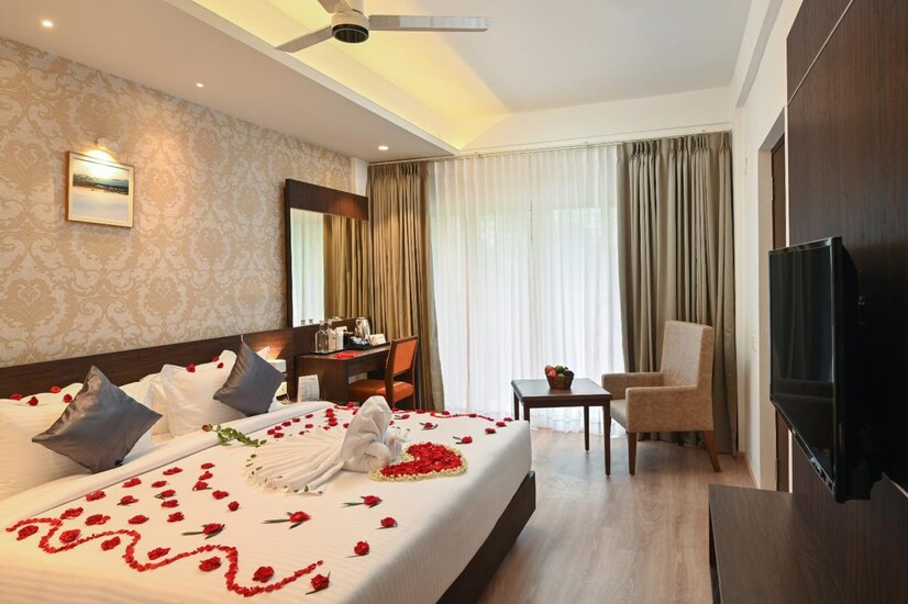 Golden Honeymoon Suite Double with Balcony Non-AC